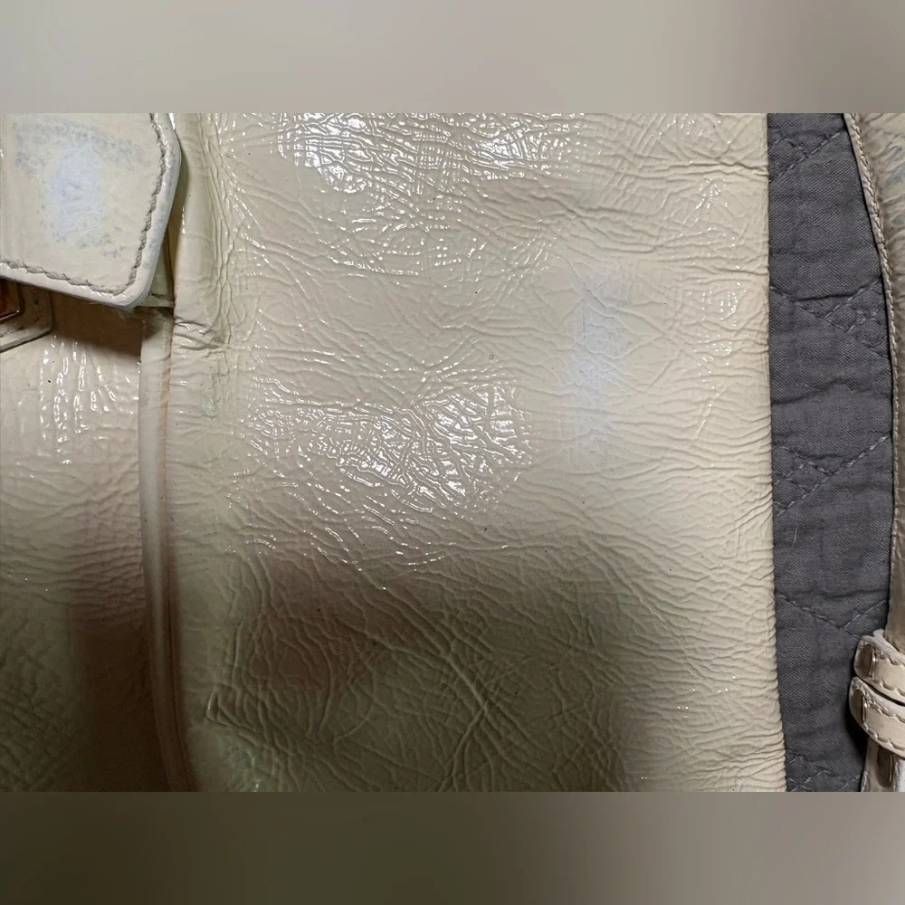 Authentic Fendi Patent Leather Cream Crossbody Bag with Adjustable Strap - Picture 3 of 15